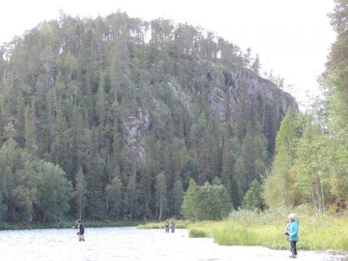 arden family fishing in kitka